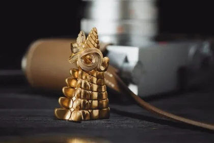 does brass tarnish